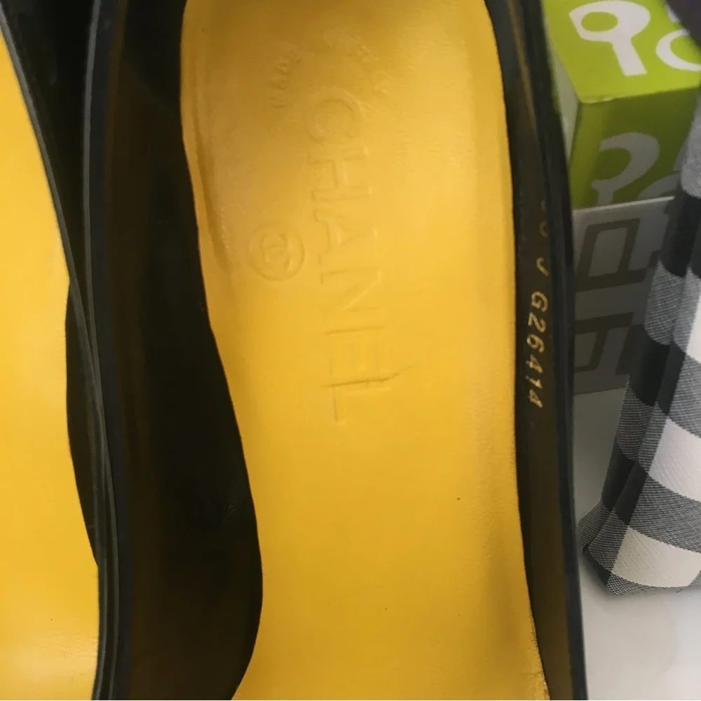 Chanel pumps - made famous by Lady Gaga - Picture 3 of 9